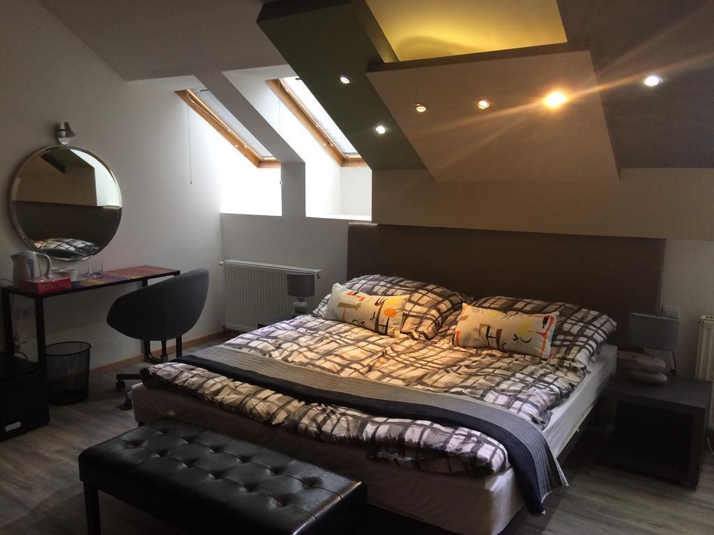 Oktohome Suite Budapeste Exterior foto
